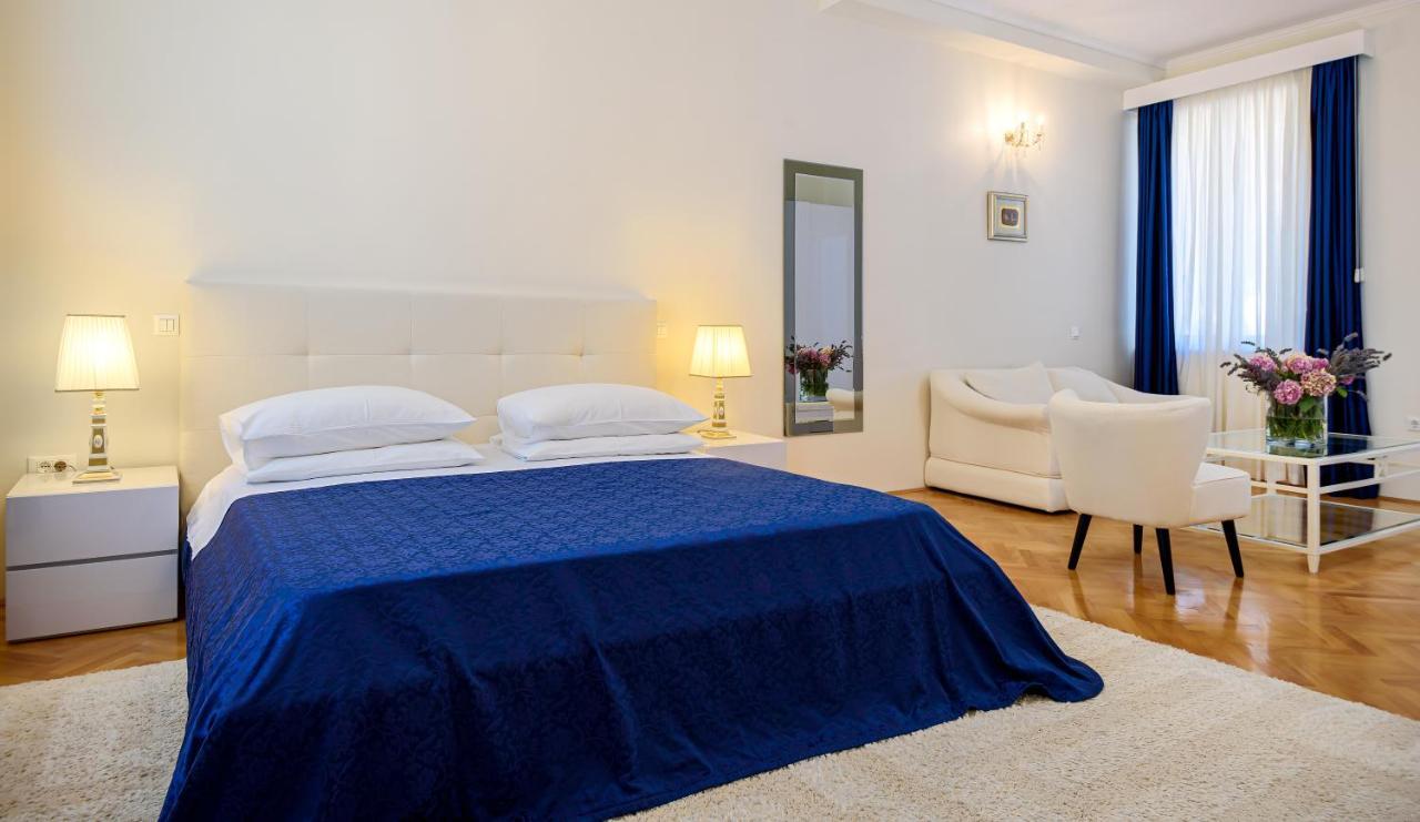 Palace Schoen Milesi - Esense Of Prestige - Private Pool - Free Parking - Old Money Style Luxury Rooms - Walking Distance To The Old Town, The Beach And All Amenities - Buralux Properties Split Exterior photo